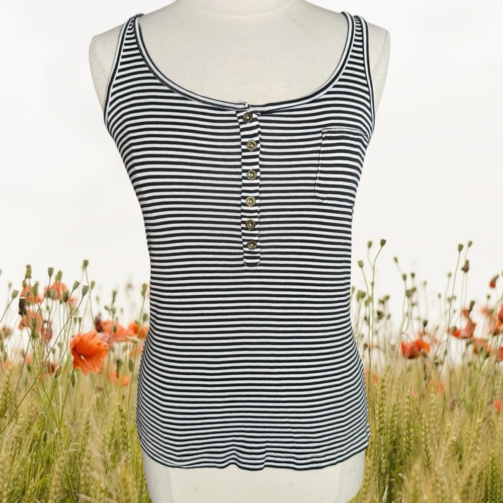 J Crew Perfect Fit Navy Stripe Sleeveless‎ 6 Button Henley Scoop Top 100% Cotton
